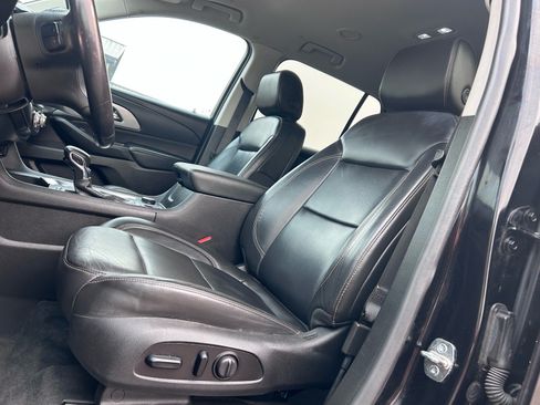 Used 2021 Chevrolet Traverse LT AWD/4WD image 10