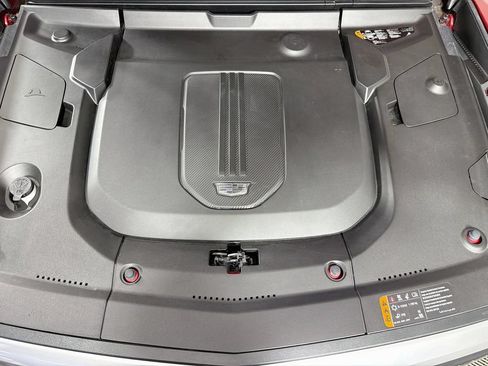 Used 2024 Cadillac Lyriq Luxury AWD/4WD image 30