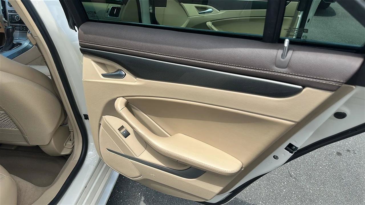 Used 2013 Cadillac CTS Luxury RWD image 25