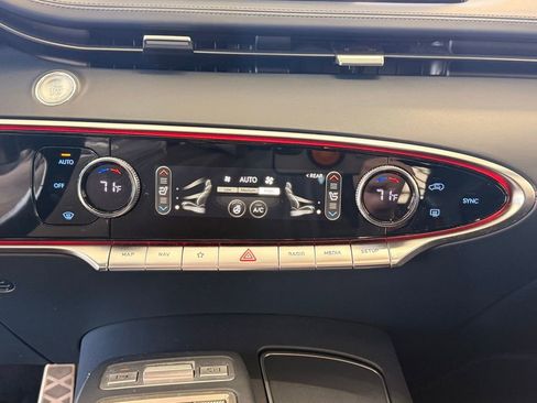 Used 2022 Genesis GV70 3.5T Sport w/ Sport Prestige Package image 33