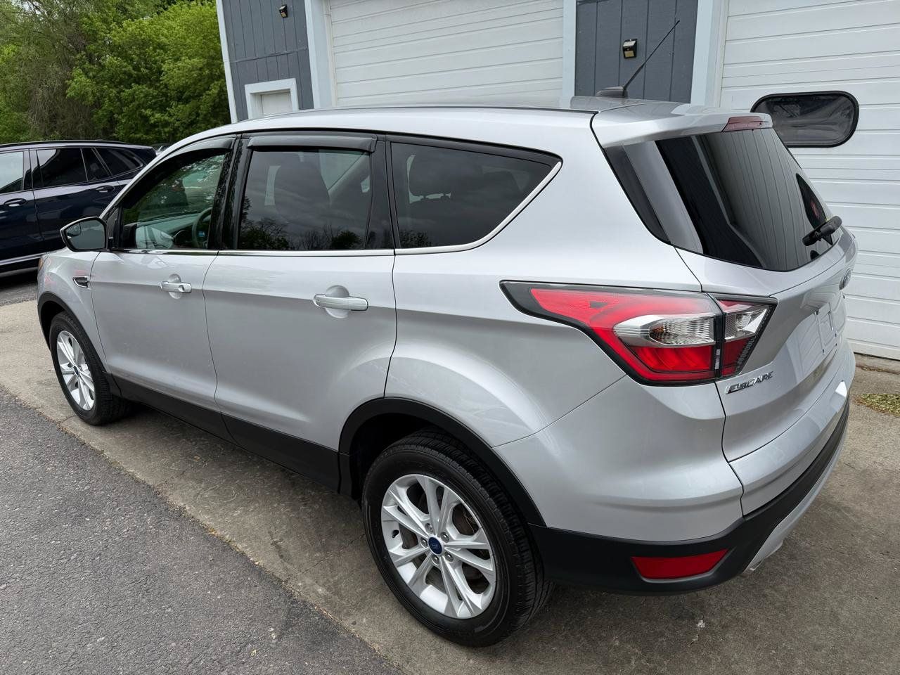 Used 2017 Ford Escape SE AWD/4WD image 6