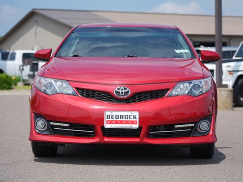 Used 2014 Toyota Camry SE FWD image 8