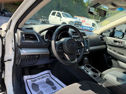 Used 2018 Subaru Outback 2.5i Premium AWD/4WD image 16