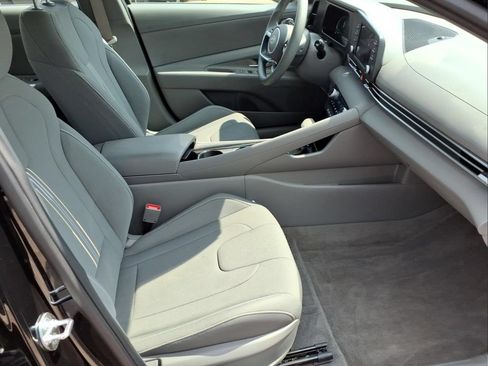 Used 2025 Hyundai Elantra Hybrid FWD image 14