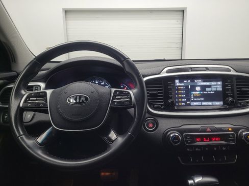 Used 2019 Kia Sorento SX image 22