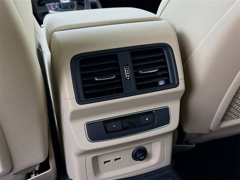 Used 2024 Audi Q5 e Premium Plus image 27