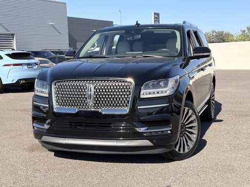 Used 2018 Lincoln Navigator Reserve w/ Technology Package AWD/4WD image 3