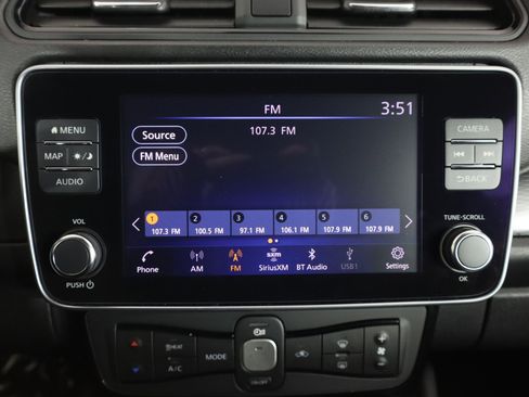 Used 2022 Nissan Leaf SV w/ Protection Package image 21