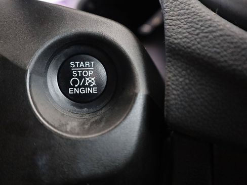 Used 2019 Jeep Compass Latitude FWD image 33