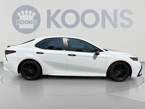 Used 2022 Toyota Camry SE FWD image 7