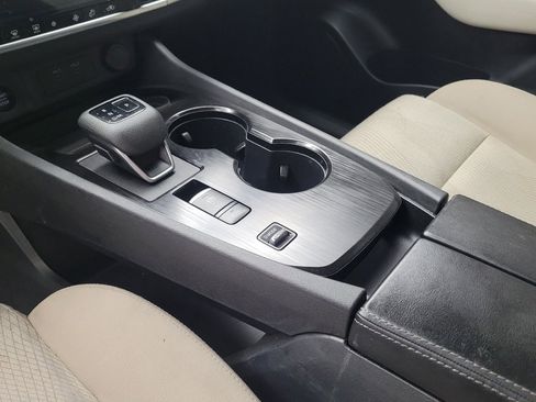 Used 2024 Nissan Rogue SV FWD image 26