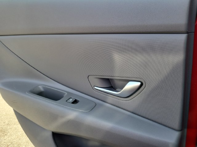 Used 2023 Hyundai Elantra Blue FWD image 23