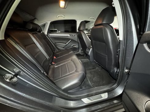 Used 2017 Volkswagen Passat 1.8T R-Line FWD image 14