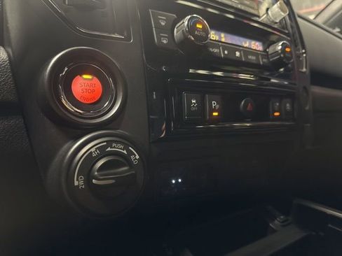 Used 2021 Nissan Titan PRO-4X w/ Pro-4x Convenience Package image 13