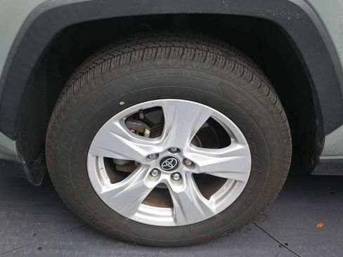 Used 2021 Toyota RAV4 XLE FWD image 9
