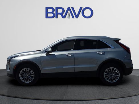 Used 2025 Cadillac XT4 Premium Luxury FWD image 2