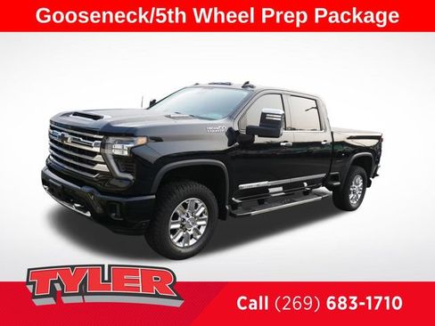 Used 2024 Chevrolet Silverado 2500 High Country w/ High Country Premium Package AWD/4WD image 3