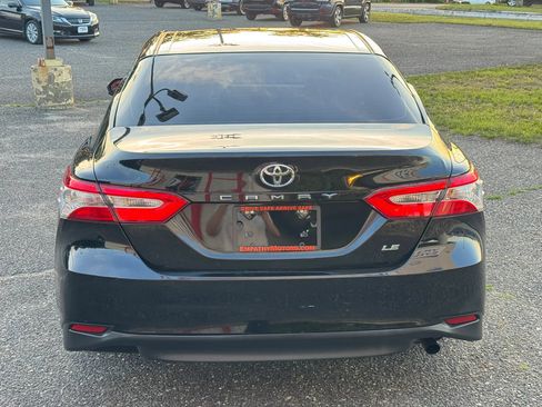 Used 2018 Toyota Camry LE FWD image 4