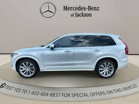Used 2022 Volvo XC90 T5 Momentum w/ Climate Package FWD image 5