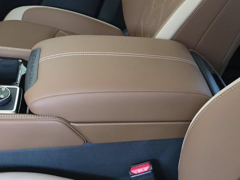 New 2026 Nissan Pathfinder Platinum AWD/4WD image 9