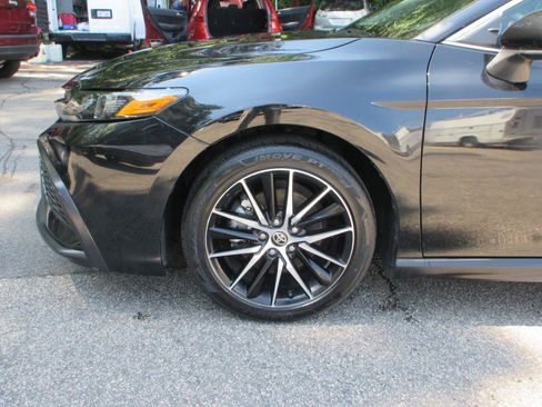 Used 2023 Toyota Camry SE FWD image 21