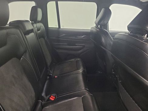 Used 2023 Jeep Grand Cherokee Altitude image 19