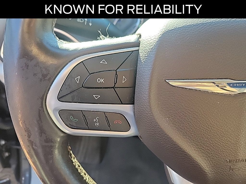 Used 2017 Chrysler Pacifica Touring-L Plus FWD image 24