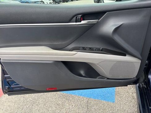 Used 2021 Toyota Camry SE FWD image 13