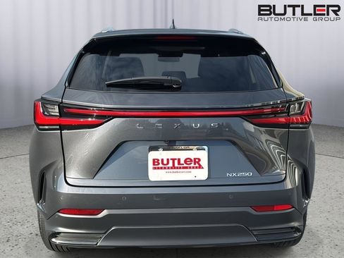 Certified 2025 Lexus NX 250 FWD w/ Towing Package (2000 Lbs) image 4