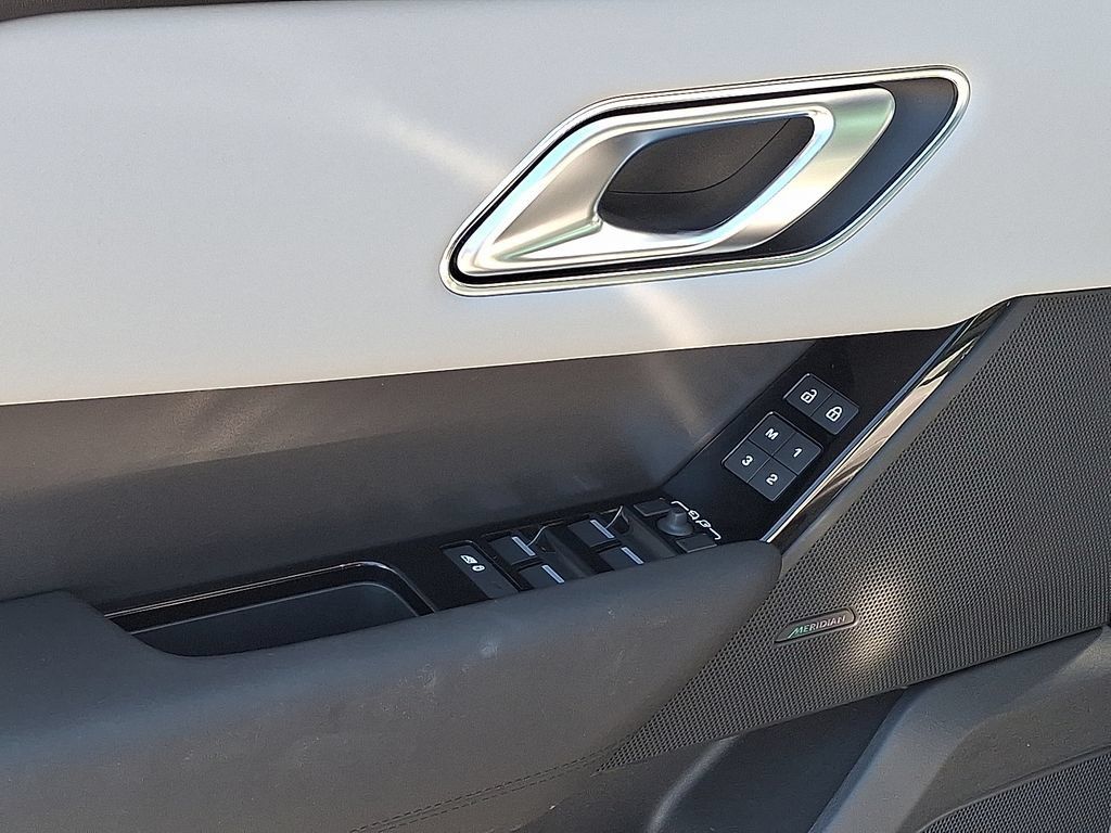 Certified 2026 Land Rover Range Rover Velar S AWD/4WD image 12