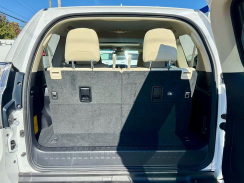 Used 2020 Lexus GX 460 Premium image 20