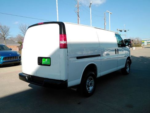 Used 2023 GMC Savana 2500 w/ Driver Convenience Package image 11