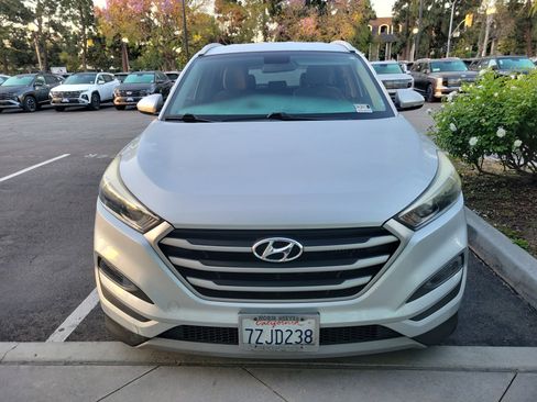 Used 2017 Hyundai Tucson Sport image 2