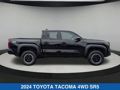 Used 2024 Toyota Tacoma TRD Off-Road image 2