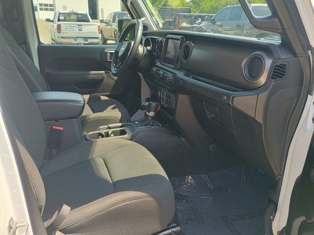 Used 2022 Jeep Wrangler Unlimited Sport AWD/4WD image 15