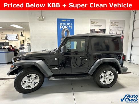 Used 2018 Jeep Wrangler Sport image 4