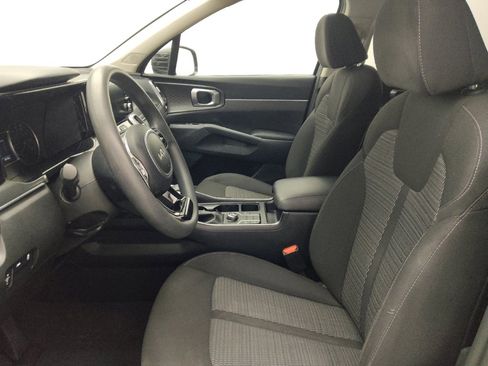Used 2023 Kia Sorento LX FWD image 17