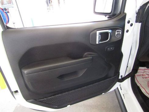 Used 2023 Jeep Wrangler Unlimited Sport AWD/4WD image 16