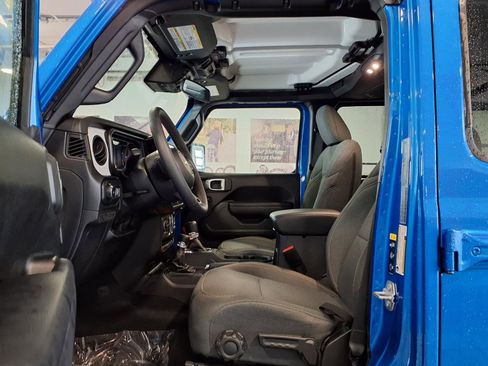 Used 2024 Jeep Wrangler Unlimited Sport AWD/4WD image 17