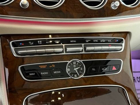 Used 2019 Mercedes-Benz E 300 4MATIC image 34