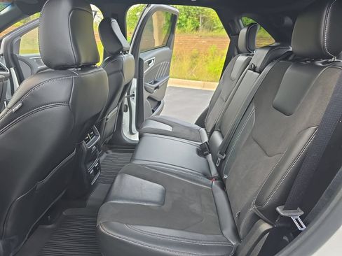 Used 2020 Ford Edge ST w/ Equipment Group 401A AWD/4WD image 17
