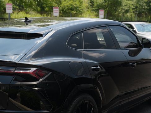 Used 2022 Lamborghini Urus AWD/4WD image 23