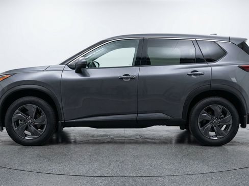 Used 2025 Nissan Rogue SV FWD image 5