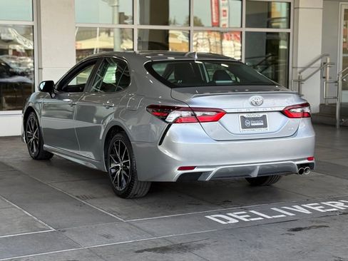Used 2023 Toyota Camry SE image 9