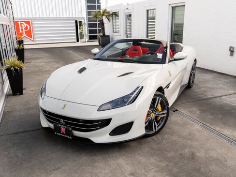 Used 2019 Ferrari Portofino RWD image 3