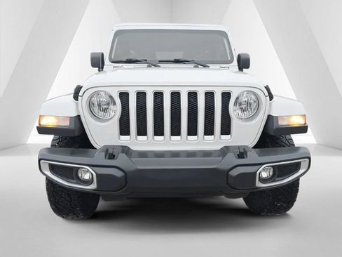 Used 2019 Jeep Wrangler Unlimited Sahara AWD/4WD image 2