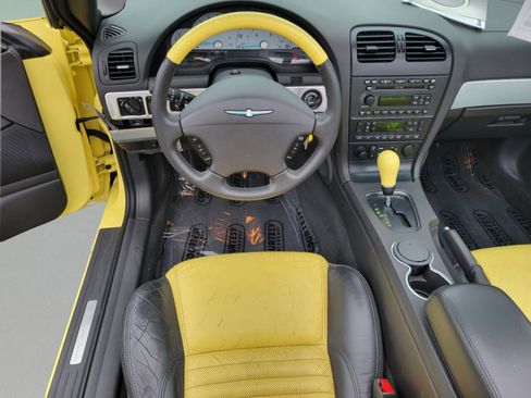 Used 2002 Ford Thunderbird Deluxe image 24