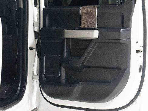 Used 2017 Ford F250 Lariat image 19