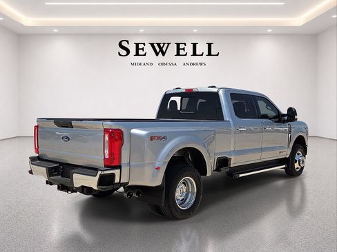 Used 2023 Ford F350 XLT AWD/4WD image 4