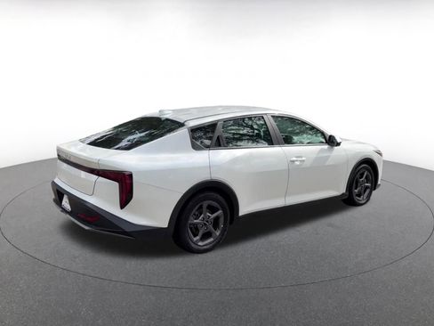 Used 2025 Kia K4 FWD image 14